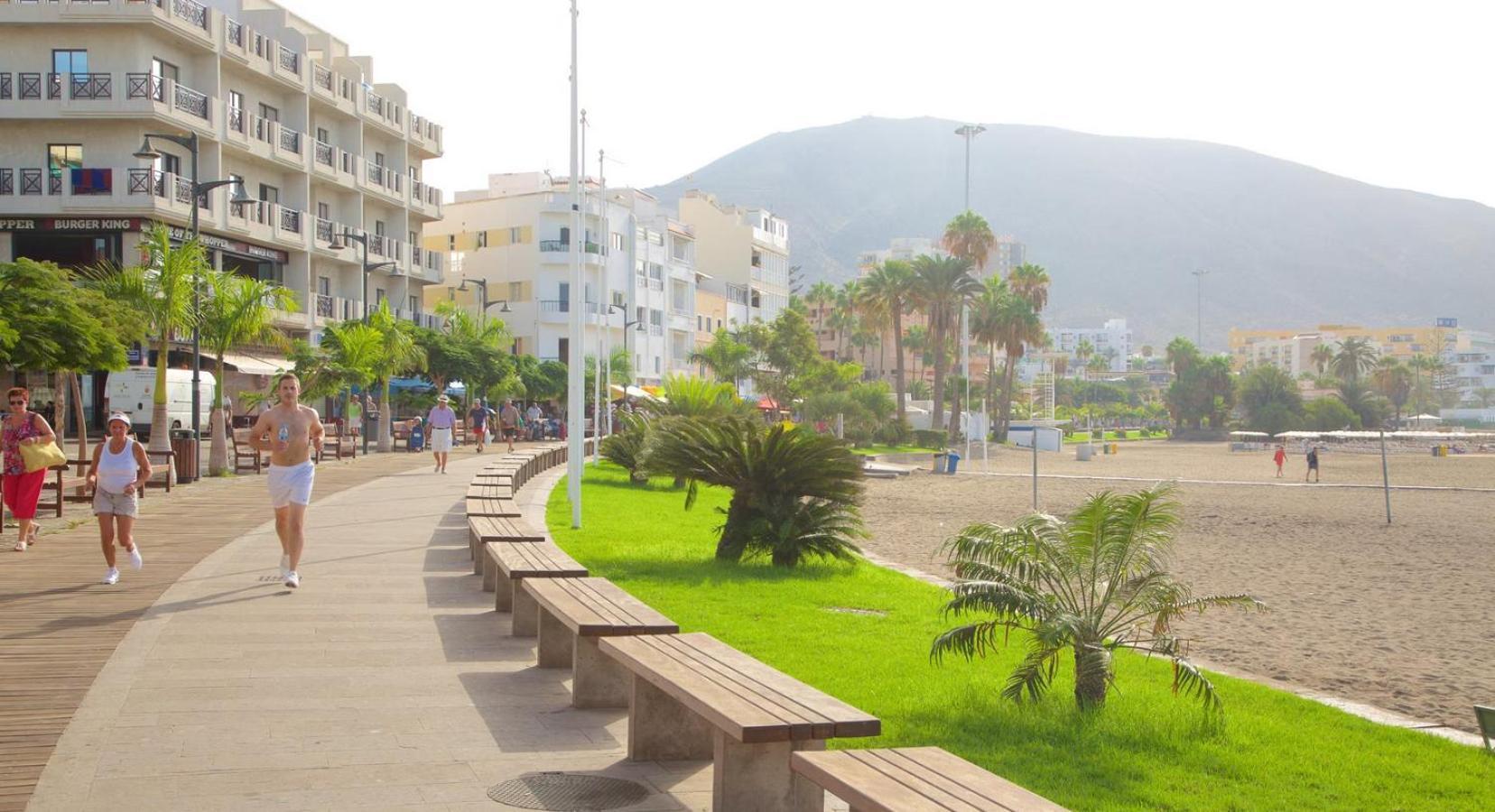 Few Steps From The Beach Hostel In Los Cristianos أرونا المظهر الخارجي الصورة