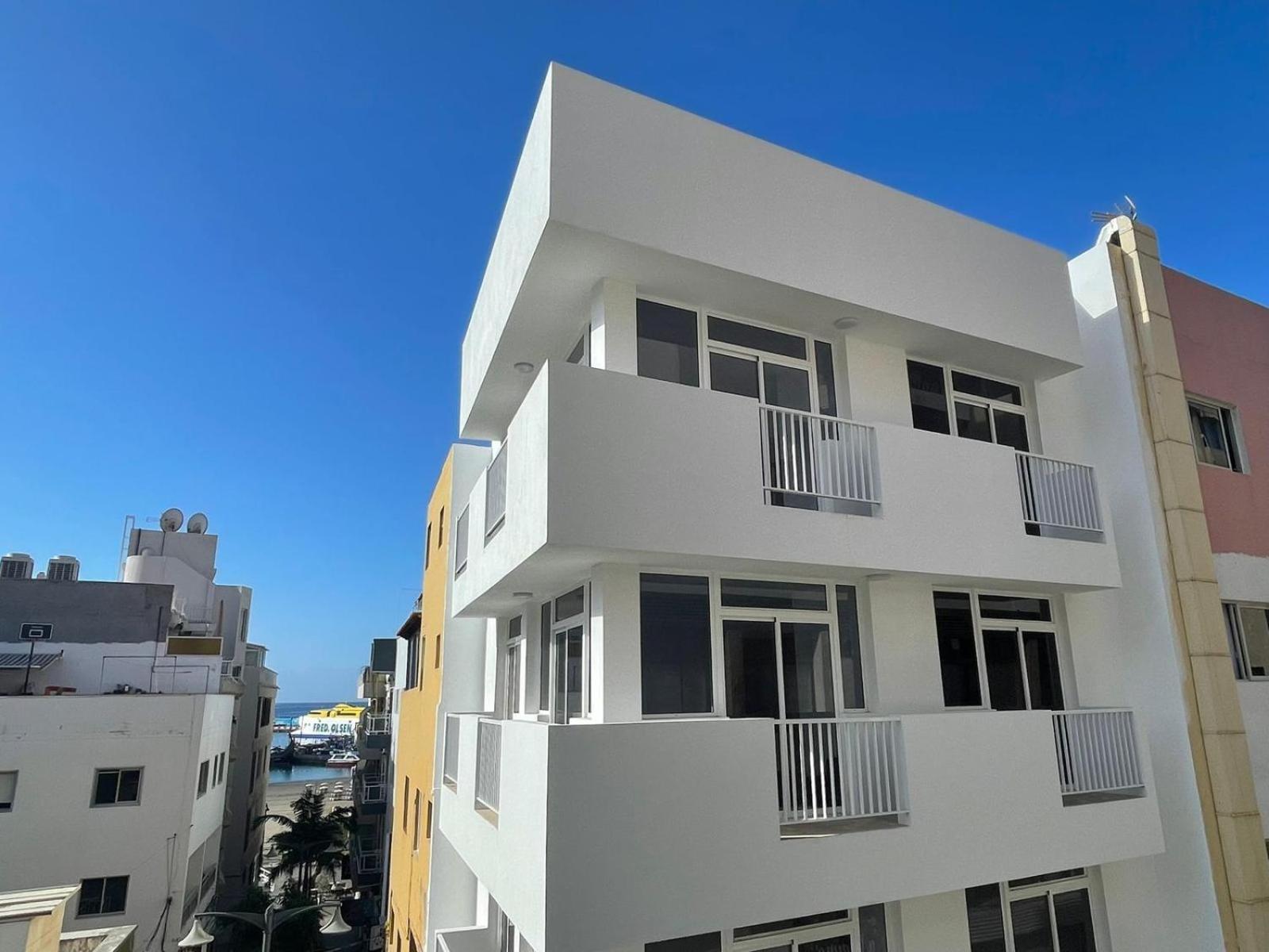 Few Steps From The Beach Hostel In Los Cristianos أرونا المظهر الخارجي الصورة